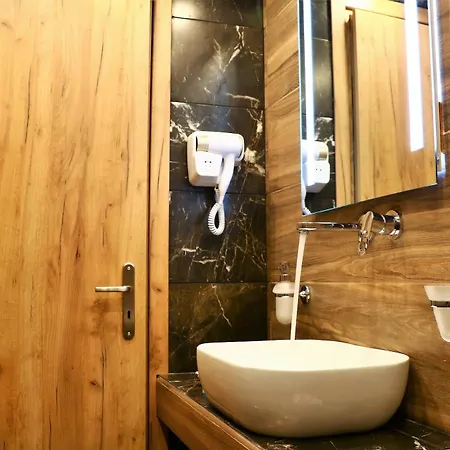 Semiramis Guesthouse Adamantas Exterior photo