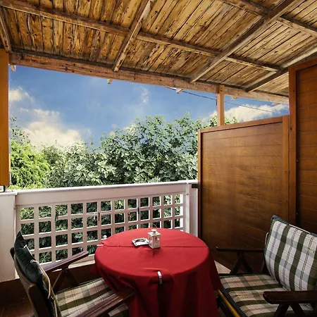 Semiramis Guesthouse Adamantas Exterior photo