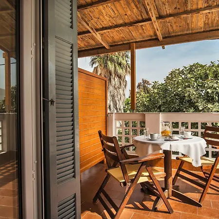 Semiramis Guesthouse Adamantas Exterior photo