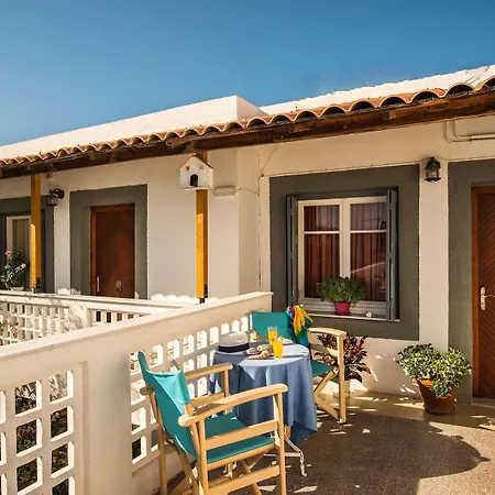 Semiramis Guesthouse Adamantas Exterior photo